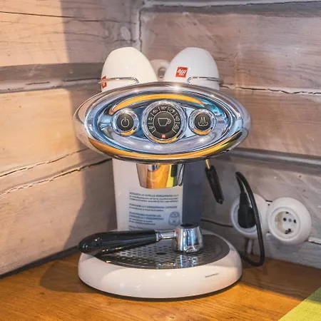 Cozy River House With Hot Tub *