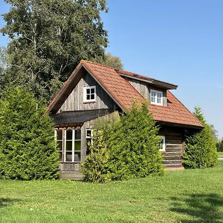 Cozy River House With Hot Tub Ferienhaus