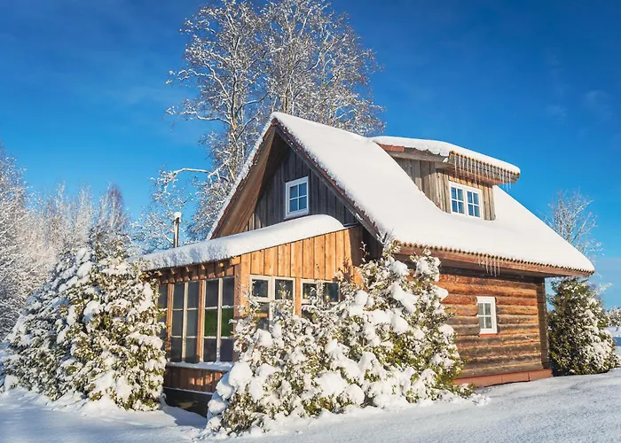 Cozy River House With Hot Tub