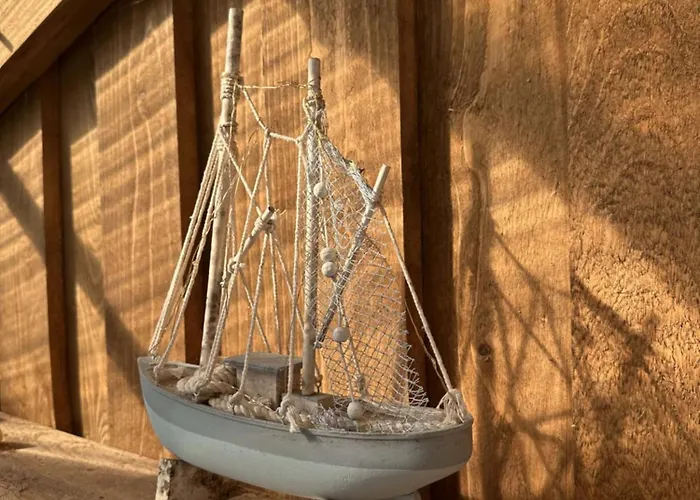 Cozy River House With Hot Tub *