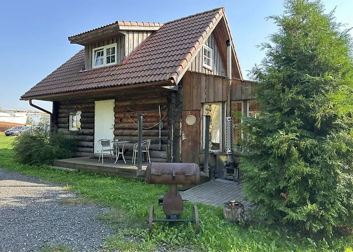 Cozy River House With Hot Tub Vakantiehuis *